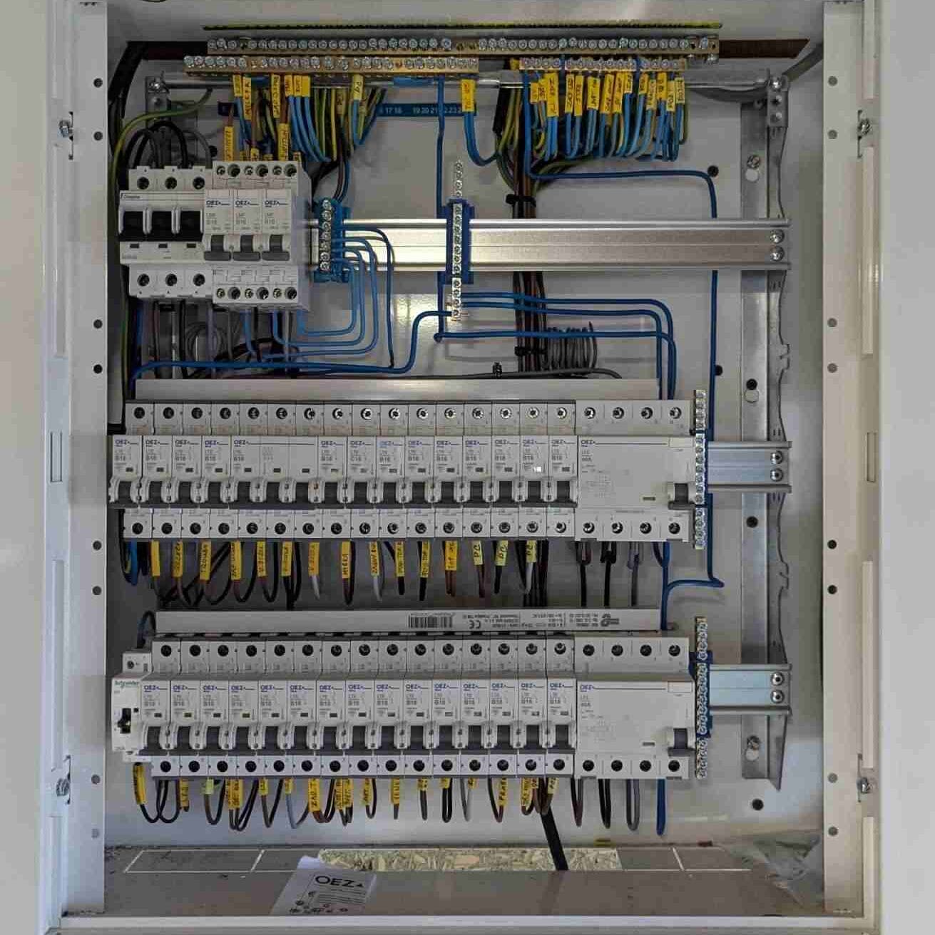 Rozvaděč - nová elektroinstalace Okříšky